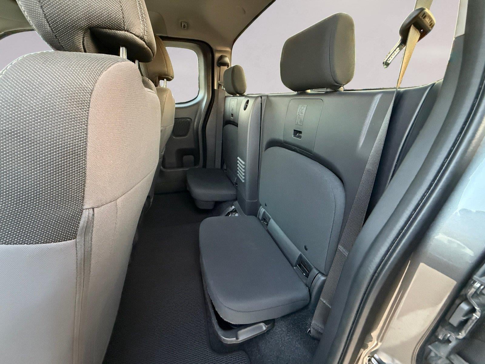 2024 Nissan Frontier SV - Photo 13