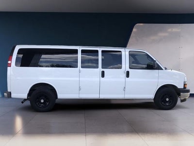 2017 Chevrolet Express Passenger 3500 Extended Wheelbase Rear-Wheel Drive 1LT