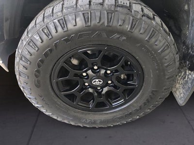 2022 Toyota Tacoma 2WD 2WD SR5 Double Cab 5' Bed V6 AT (GS)