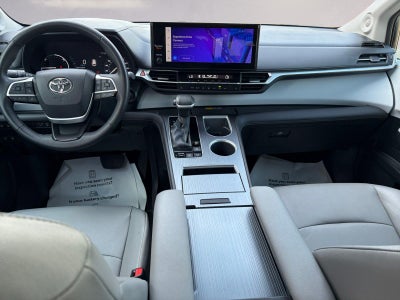2025 Toyota Sienna XLE 7-Passenger