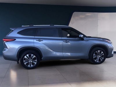 2023 Toyota Highlander XLE FWD (Natl)