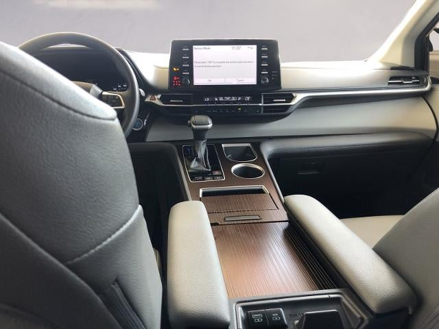 2023 Toyota Sienna XLE FWD 7-Passenger (Natl)